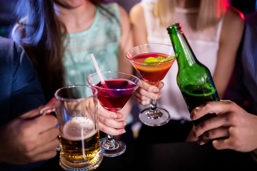 {'en': 'Alcoholic beverages, how does glycemia affect?', 'es': 'Bebidas alcohólicas, ¿cómo afecta la glucemia?'} Image {'en': 'Alcoholic beverages, how does glycemia affect?', 'es': 'Bebidas alcohólicas, ¿cómo afecta la glucemia?'} Image