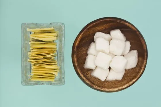 {'en': 'Sugar or saccharin?', 'es': '¿Azúcar o sacarina?'} Image {'en': 'Sugar or saccharin?', 'es': '¿Azúcar o sacarina?'} Image
