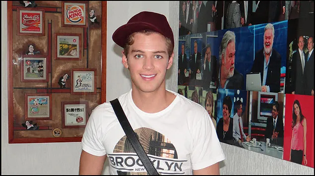 {'en': 'Great responsibility to play young man with diabetes in "dream of love": Polo Morín', 'es': 'Gran responsabilidad encarnar a joven con diabetes en "Sueño de amor": Polo Morín'} Image {'en': 'Great responsibility to play young man with diabetes in "dream of love": Polo Morín', 'es': 'Gran responsabilidad encarnar a joven con diabetes en "Sueño de amor": Polo Morín'} Image