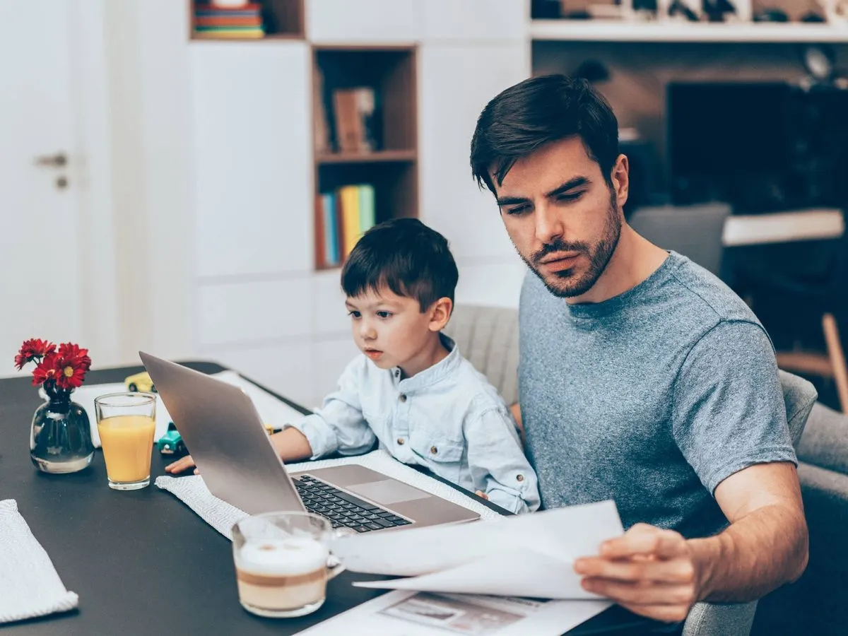{'en': '50% of parents of children with diabetes change their work activity to attend them', 'es': 'El 50% de padres de niños con diabetes cambia su actividad laboral para atenderles'} Image {'en': '50% of parents of children with diabetes change their work activity to attend them', 'es': 'El 50% de padres de niños con diabetes cambia su actividad laboral para atenderles'} Image