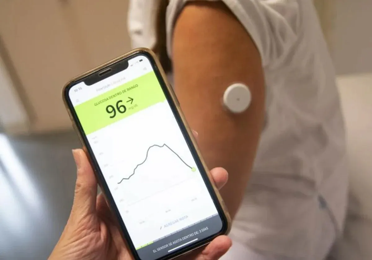 {'en': '"The glucose sensor makes diabetes more visible"', 'es': '«El sensor de glucosa hace que la diabetes esté mas visibilizada»'} Image {'en': '"The glucose sensor makes diabetes more visible"', 'es': '«El sensor de glucosa hace que la diabetes esté mas visibilizada»'} Image