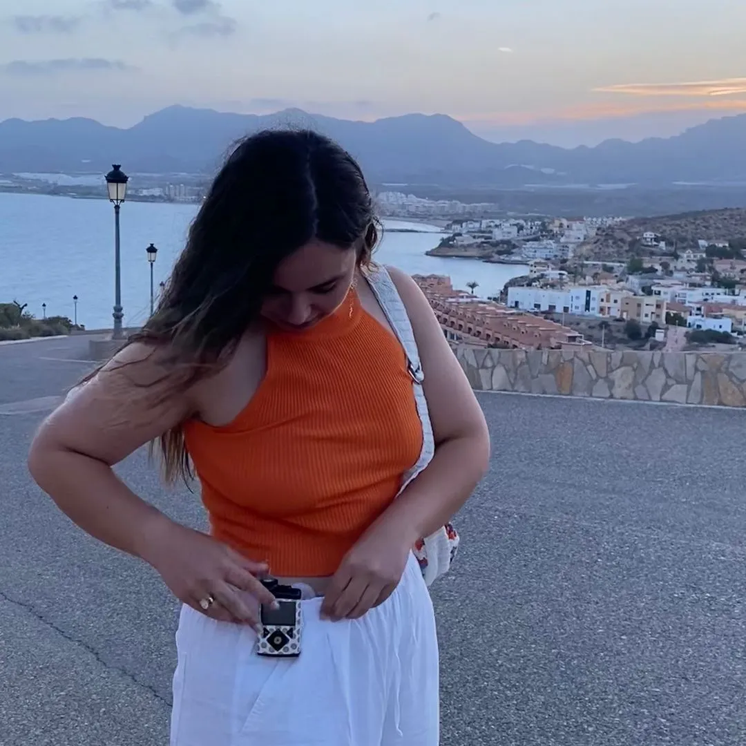 {'en': 'Arantxa Costas An example to follow!', 'es': 'Arantxa Costas ¡un ejemplo a seguir!'} Image