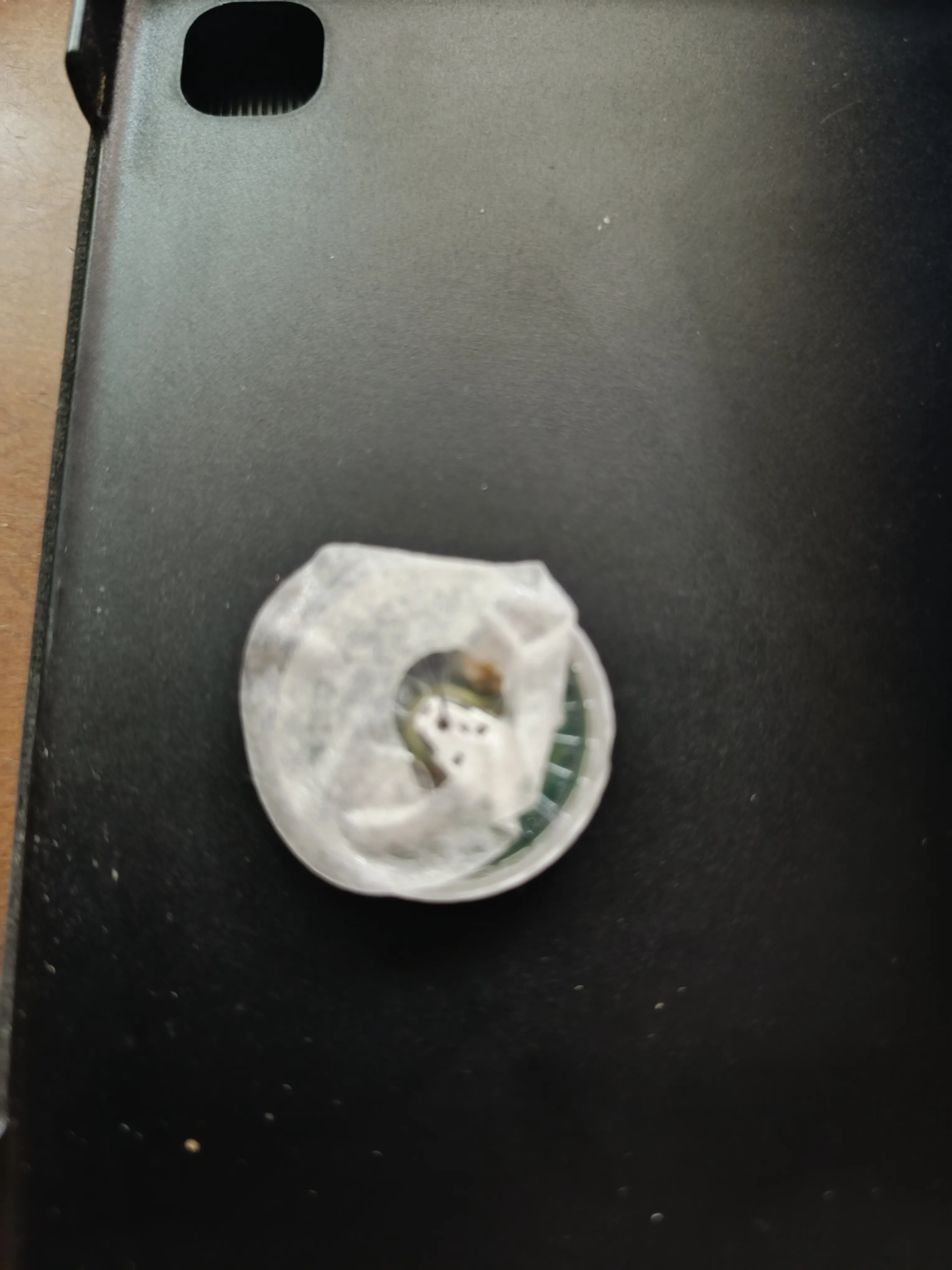 {'en': "It doesn't hit, he falls, he left ...", 'es': 'No pega , se cae , se fue ....'} Image