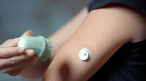 {'en': 'Those of you who have a sensor "on the outside" of your arm...', 'es': 'Los que llevais sensor "por fuera" del brazo...'} Image