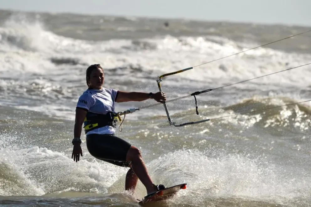 {'en': 'María Florencia (29 years old) - Playing sports with diabetes', 'es': 'María Florencia (29 años) - Hacer deporte con diabetes'} Image
