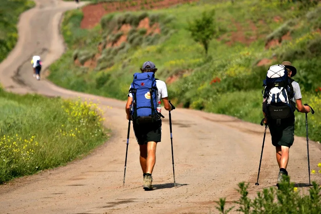{'en': 'Camino de Santiago', 'es': 'Camino de Santiago'} Image {'en': 'Camino de Santiago', 'es': 'Camino de Santiago'} Image