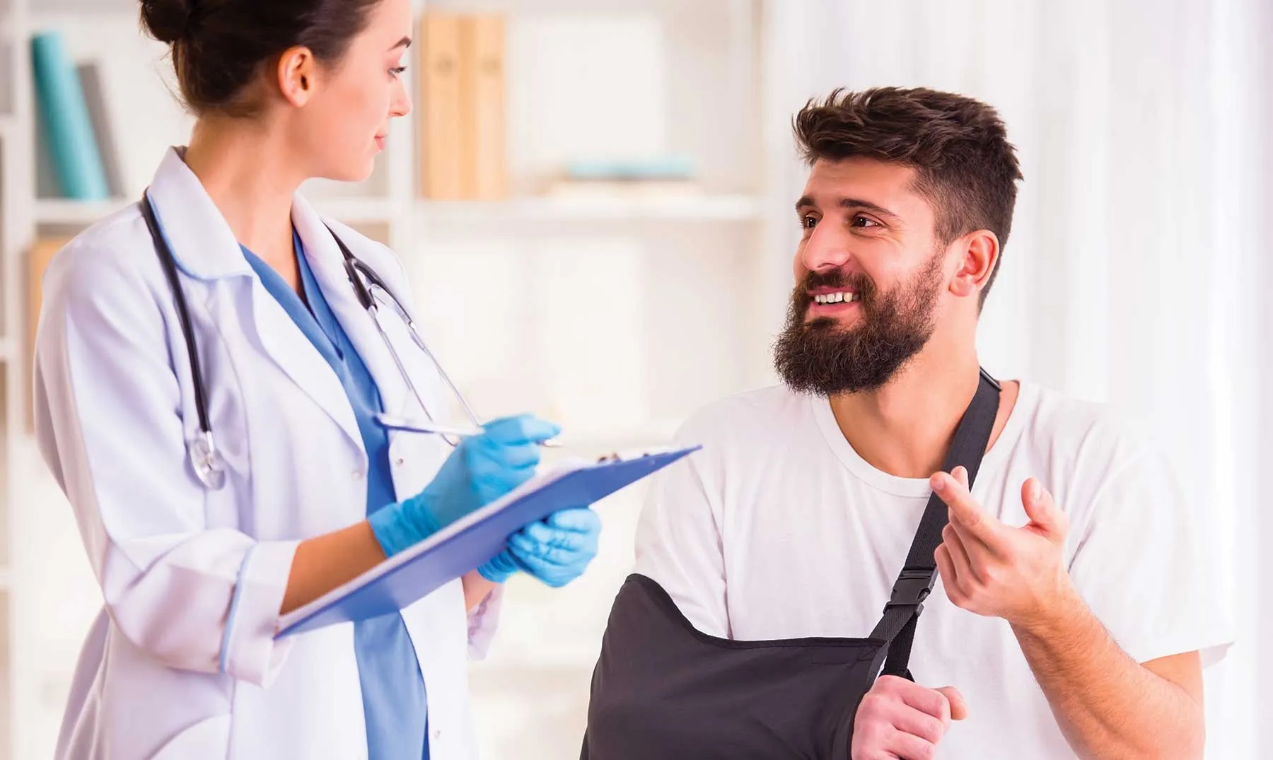 {'en': 'Good health insurance?', 'es': 'Un seguro buen de salud?'} Image {'en': 'Good health insurance?', 'es': 'Un seguro buen de salud?'} Image