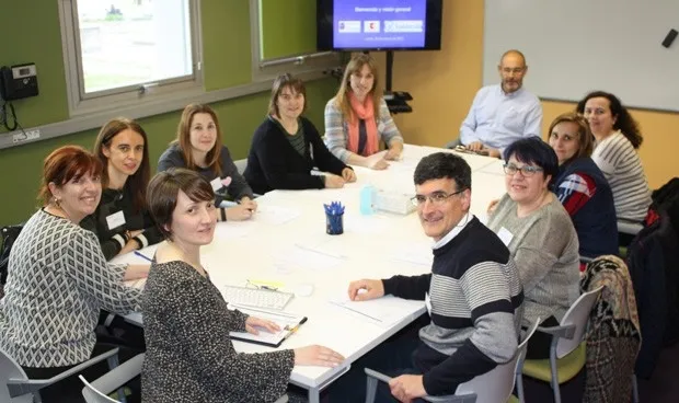 {'en': "The first 'active patients' form other patients in diabetes", 'es': "Los primeros 'pacientes activos' forman en diabetes a otros pacientes"} Image {'en': "The first 'active patients' form other patients in diabetes", 'es': "Los primeros 'pacientes activos' forman en diabetes a otros pacientes"} Image