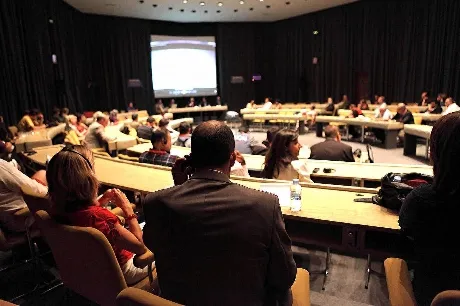 {'en': '700 specialists gather to treat pharmacological advances in diabetes', 'es': '700 especialistas se reúnen para tratar avances farmacológicos de la diabetes'} Image {'en': '700 specialists gather to treat pharmacological advances in diabetes', 'es': '700 especialistas se reúnen para tratar avances farmacológicos de la diabetes'} Image