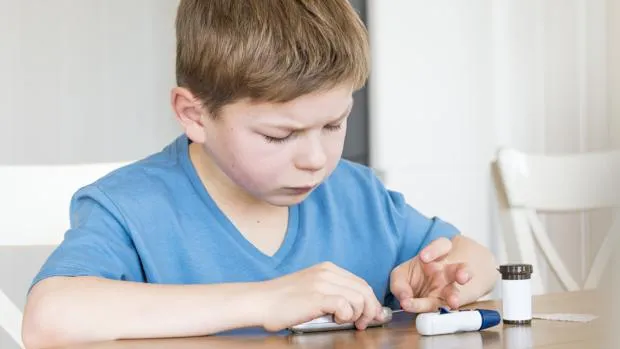 {'en': "Children's parents with diabetes feel that their children have a limited life", 'es': 'Los padres de los niños con diabetes sienten que sus hijos tienen una vida limitada'} Image {'en': "Children's parents with diabetes feel that their children have a limited life", 'es': 'Los padres de los niños con diabetes sienten que sus hijos tienen una vida limitada'} Image