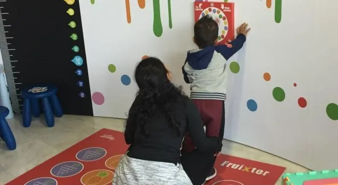 {'en': "Normalize children's diabetes playing", 'es': 'Normalizar la diabetes infantil jugando'} Image {'en': "Normalize children's diabetes playing", 'es': 'Normalizar la diabetes infantil jugando'} Image