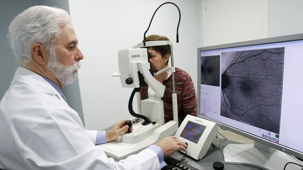 {'en': '"Diabetes and tobacco are enemies of the retina"', 'es': '«La diabetes y el tabaco son enemigos de la retina»'} Image {'en': '"Diabetes and tobacco are enemies of the retina"', 'es': '«La diabetes y el tabaco son enemigos de la retina»'} Image