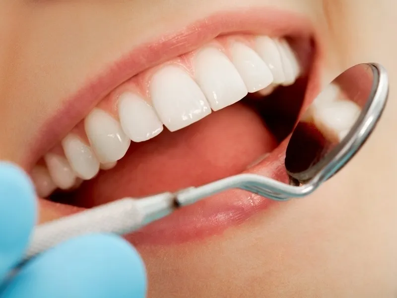 {'en': 'If you take care of your gums, control your diabetes', 'es': 'Si cuidas tus encías, controlas tu diabetes'} Image {'en': 'If you take care of your gums, control your diabetes', 'es': 'Si cuidas tus encías, controlas tu diabetes'} Image