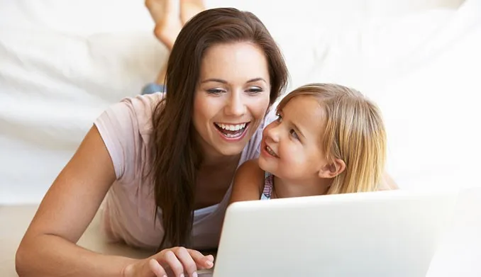 {'en': "Control your child's diabetes is a click", 'es': 'Controlar la diabetes de tu hijo está a un click'} Image {'en': "Control your child's diabetes is a click", 'es': 'Controlar la diabetes de tu hijo está a un click'} Image