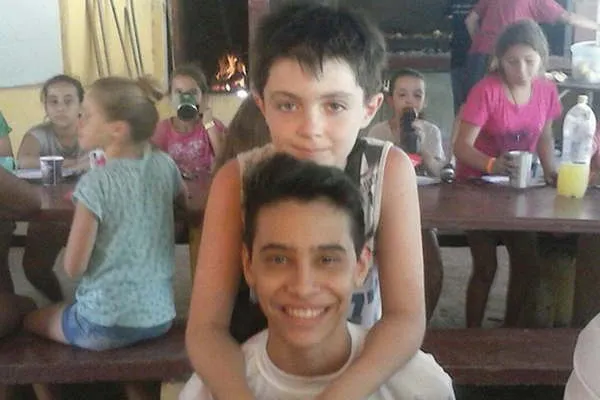 {'en': 'A Bandeño traveled to a campaign for diabetics', 'es': 'Un bandeño viajó a un campamento para diabéticos'} Image {'en': 'A Bandeño traveled to a campaign for diabetics', 'es': 'Un bandeño viajó a un campamento para diabéticos'} Image